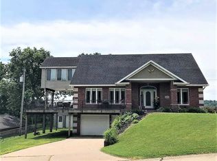 39821 300th St, Bellevue, IA 52031