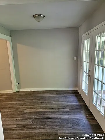 527 Valley Park Dr — Photo 15