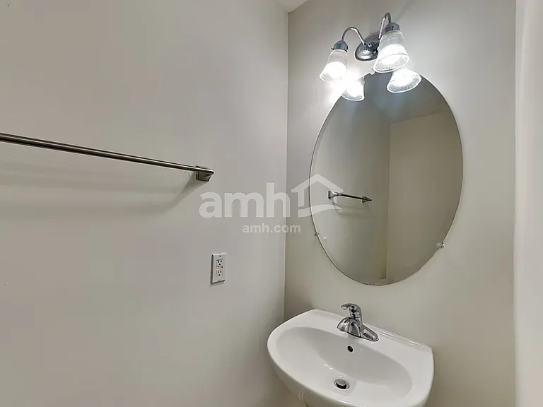 2641 Farmstead Ct — Photo 8