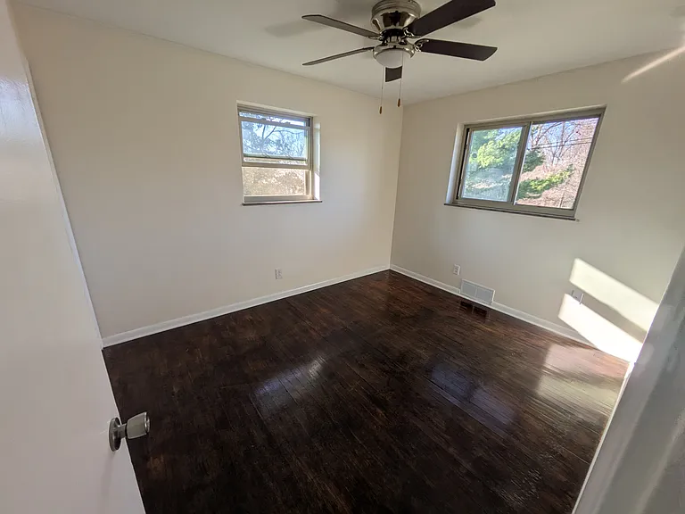 7525 Esther Dr — Photo 9
