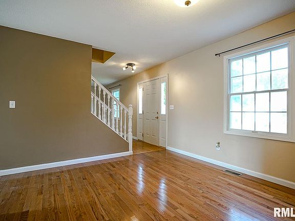 4th image of 4124 W Carrousel Ln