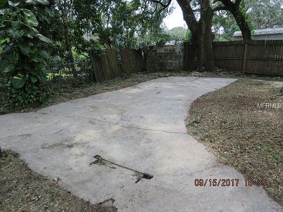 3rd image of 7709 Silver Oak Ln