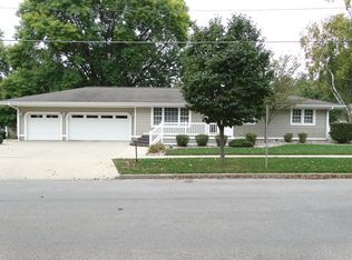 801 4th St, Grundy Center, IA 50638