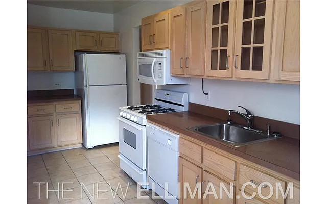 Rented by Douglas Elliman | media 4