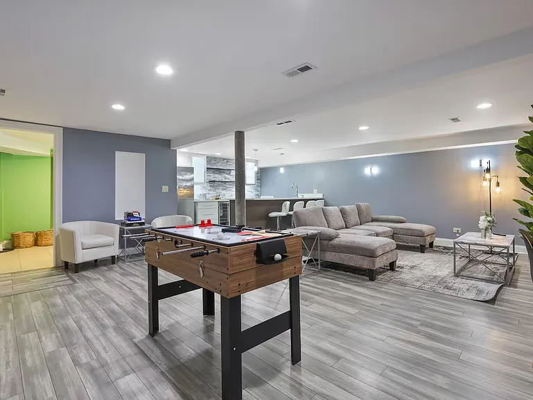 777 N Lombard St — Photo 19