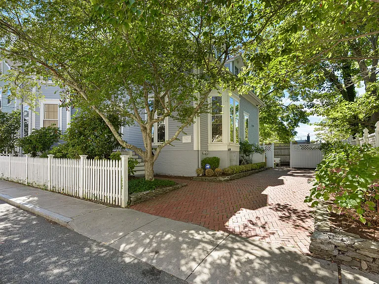83 John St — Photo 25
