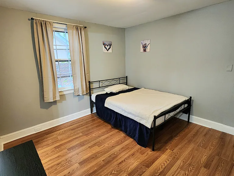558 Avent St — Photo 15