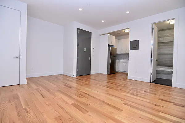 Rented by Bohemia Realty Group | media 13