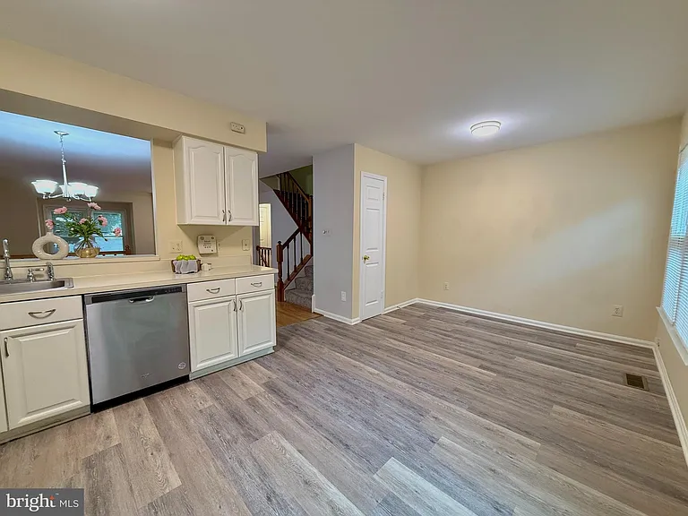 5304 Buxton Ct — Photo 12