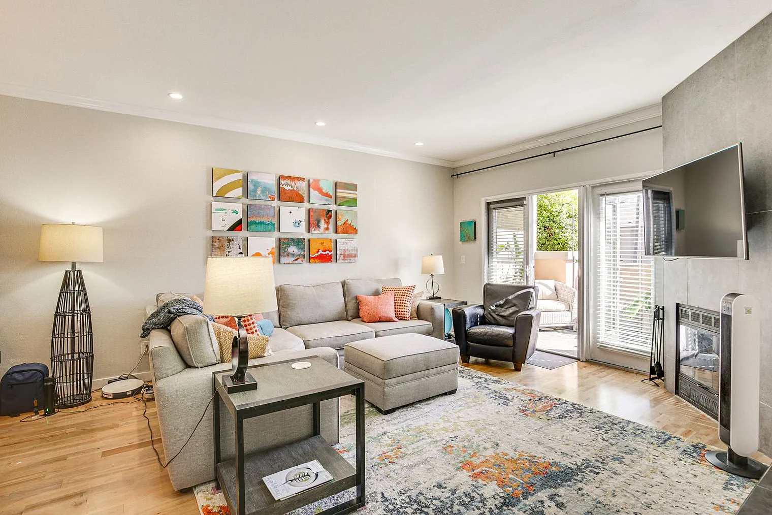 2 bed, 2.0 bath, 1194 sqft, $5,709 — Photo 1
