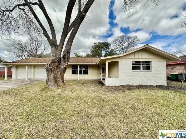 2304 Bon Aire Ave, Victoria, TX 77901