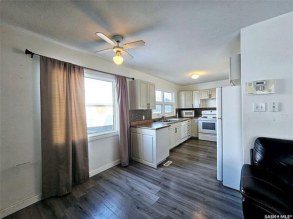 5th image of 842 111th St
