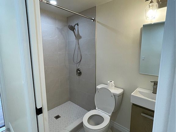 4th image of 1127 N Verdugo Rd #A