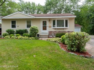 686 Briar Rd, Wauconda, IL 60084