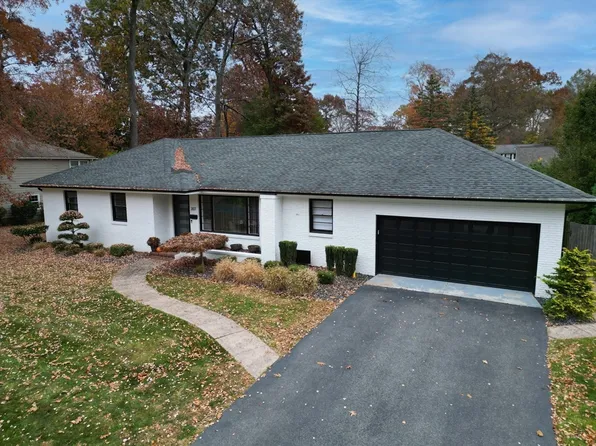 207 Lynnwood Dr, Longmeadow, MA 01106