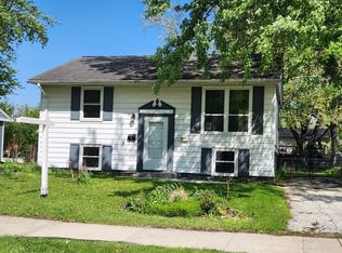 37 N Cedar Ln, Glenwood, IL 60425