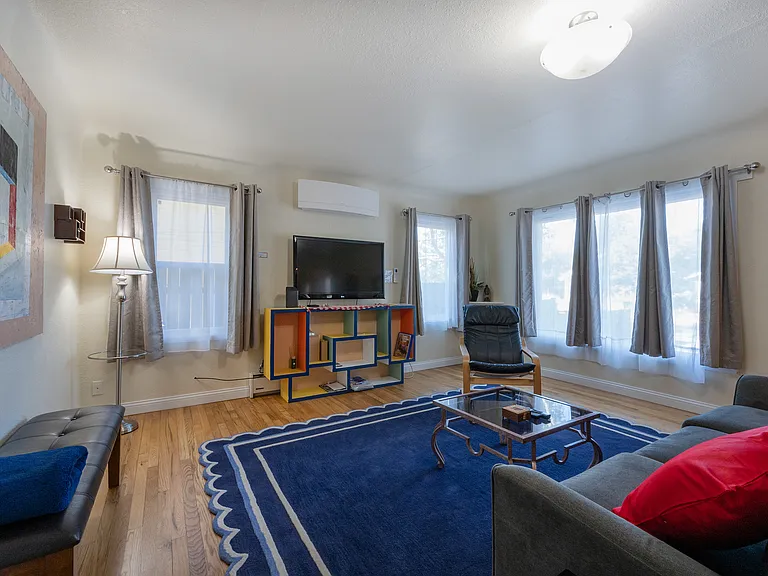2431 Potter St — Photo 7