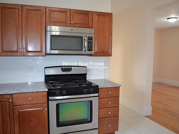 3rd image of 24 Willard Avenue # Fl 3rd