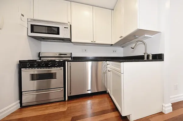 Rented by Buchbinder & Warren | media 15