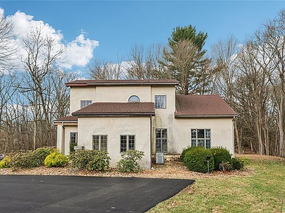 2nd image of 2625 Wilmington Rd