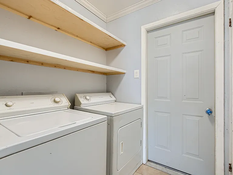 1308 Ashbury Dr — Photo 22