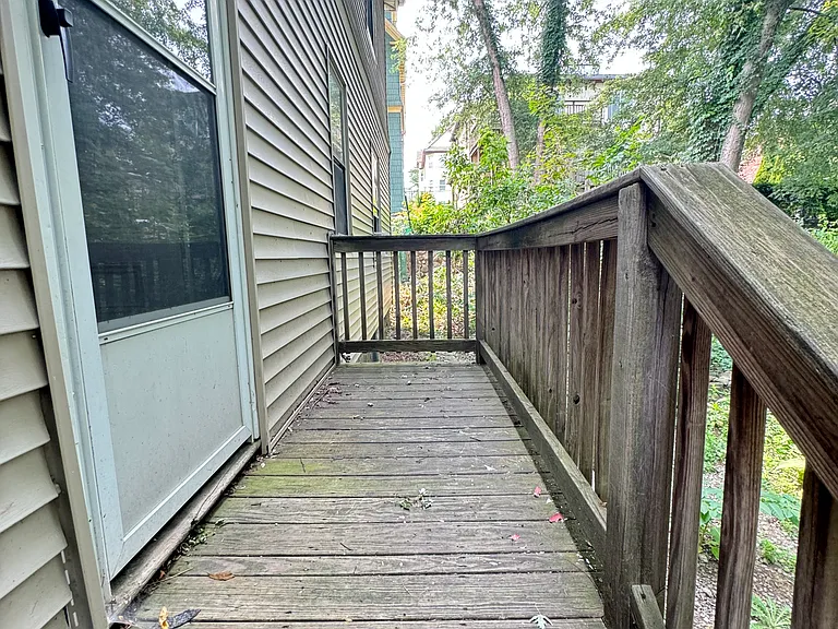 4 Woodstock Ave #1 — Photo 20