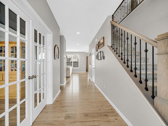 2nd image of 208 Sweetbay St