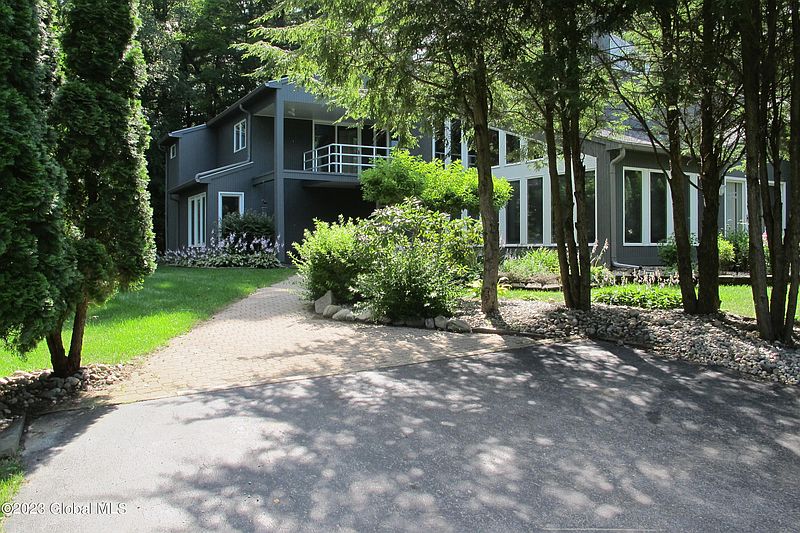 3rd image of 3 Orchard Drive