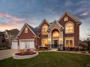 6 Mitchell Cir, Wheaton, IL 60189