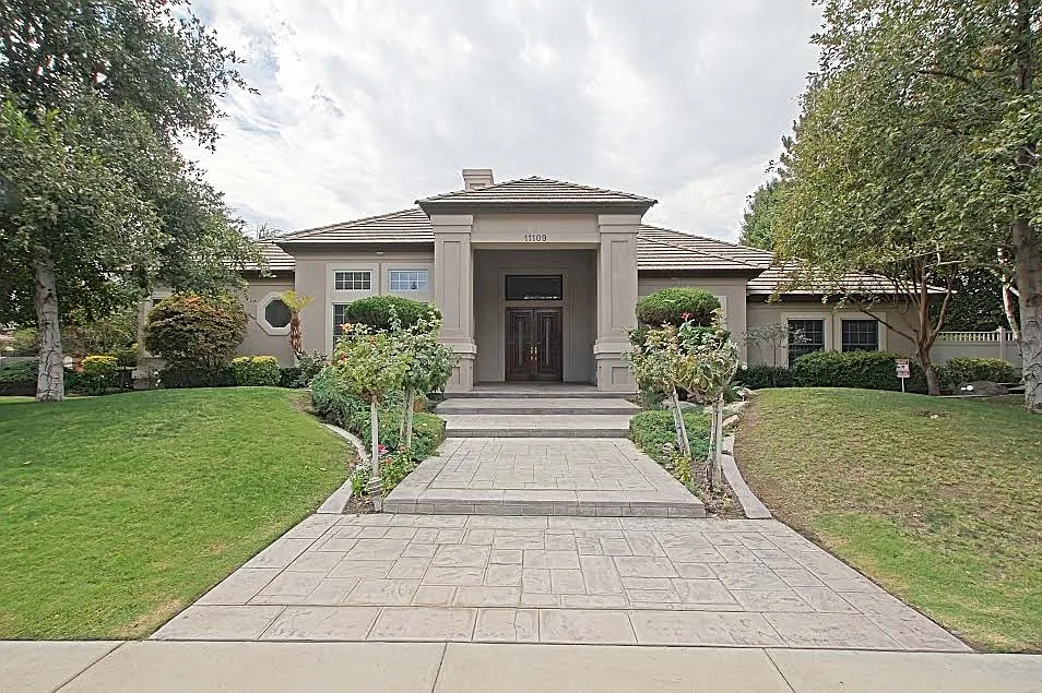 11109 Torbay Dr photo 1