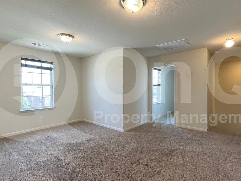 1623 White Mountain Way — Photo 9