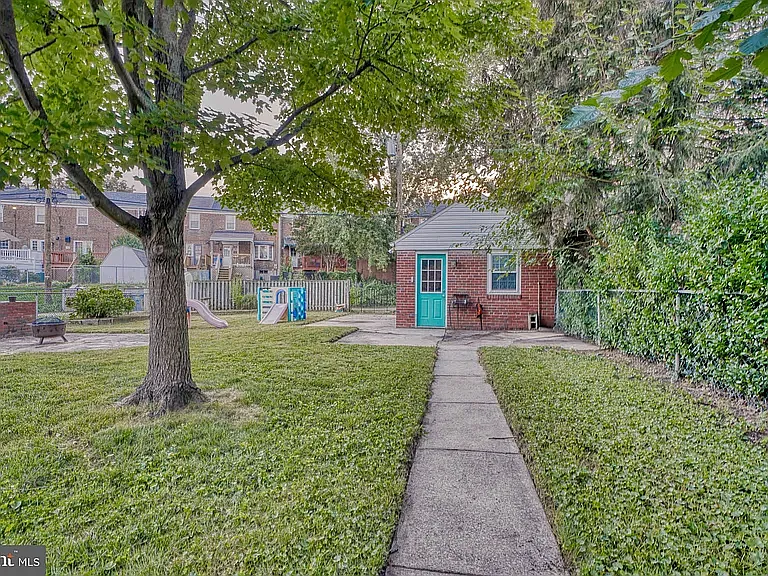 4 bed, 1440 sqft, $2,800 — Photo 4