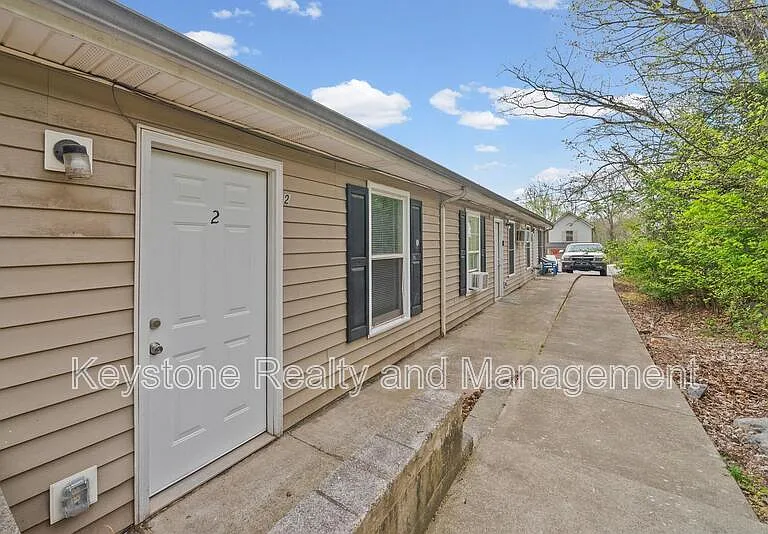 191 Oak St #2 — Photo 1