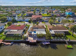 9900 Island Harbor Dr, Port Richey, FL 34668