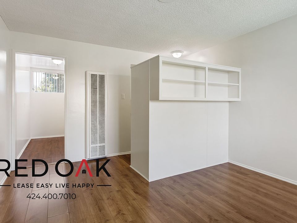 1st image of 12221 Manor Dr #8