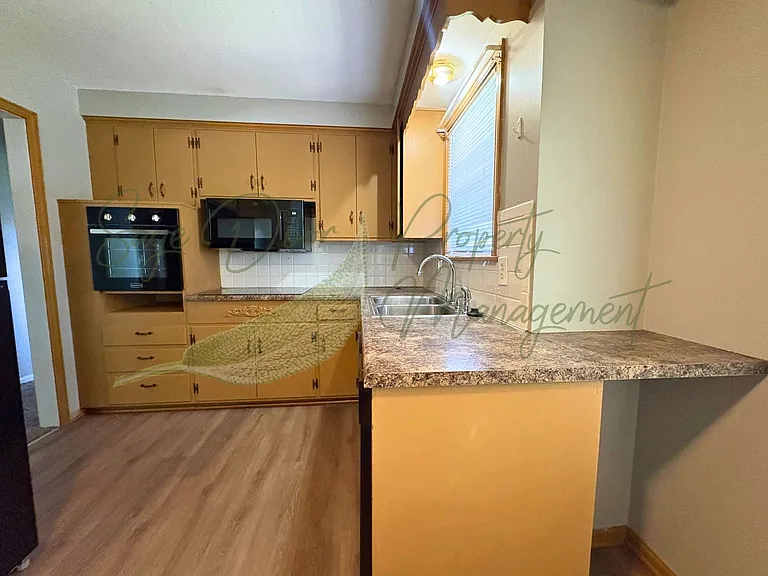 5212 S Union St — Photo 3