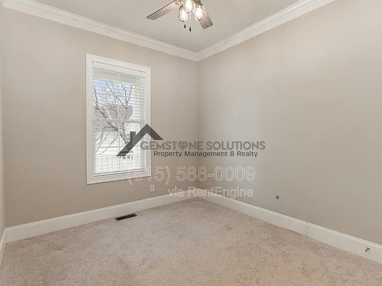 130 Hobbs Dr — Photo 10