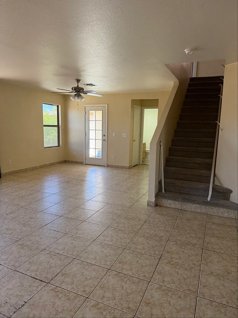 Spacious 4-Bed Home with Garage and Central A/C in El Mirage — Photo 4