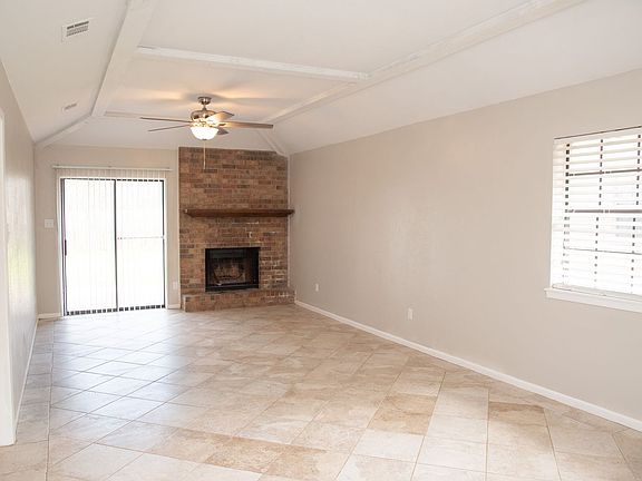 2nd image of 825 San Saba Dr #825SS