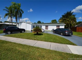 9421 SW 106th Ave, Miami, FL 33176