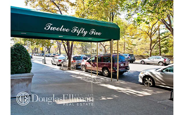 Rented by Douglas Elliman | media 7