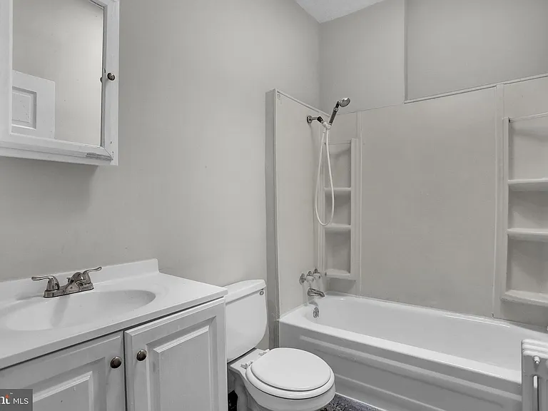 2853 Mayfield Ave — Photo 17
