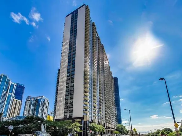 400 E Randolph St APT 1210, Chicago, IL 60601