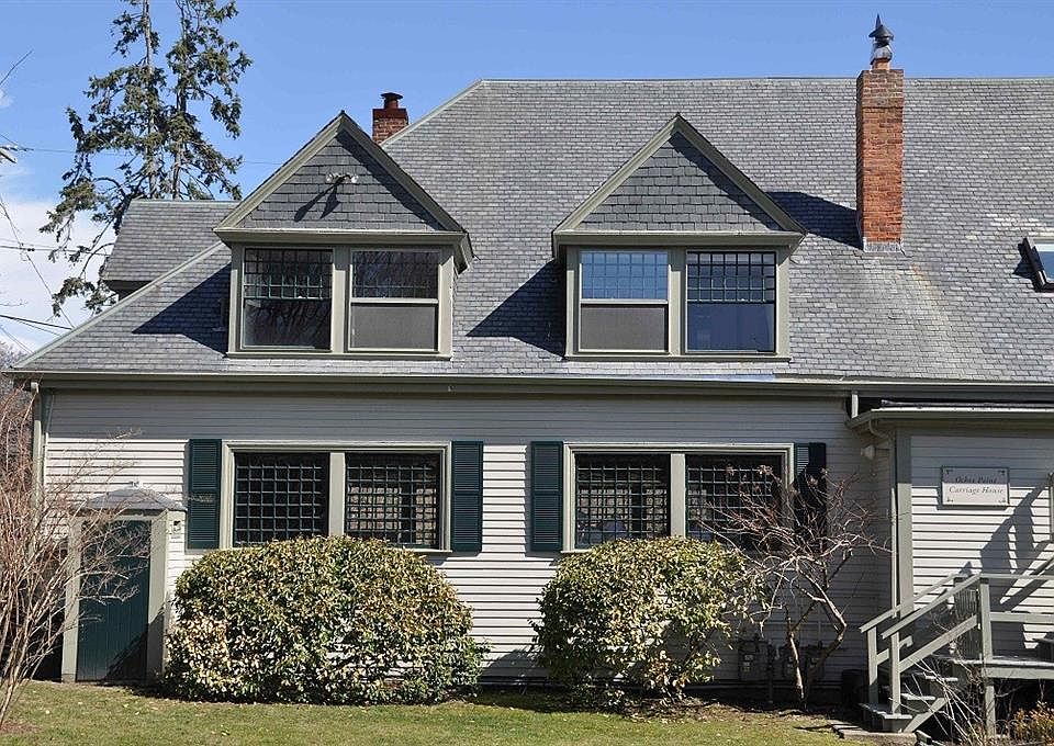 221 Ruggles Ave, Newport, RI 02840 Zillow