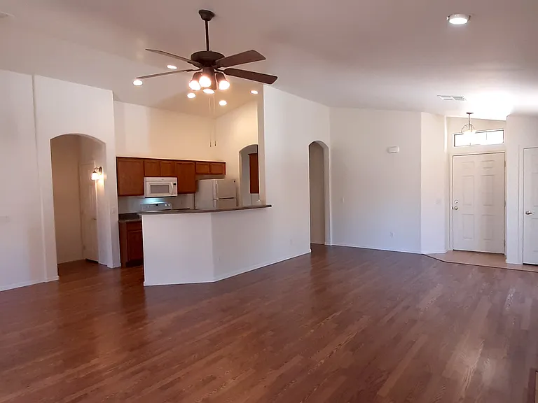 7722 N Winding Trl — Photo 1