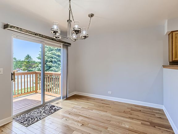 4th image of 1120 Lillian Ln