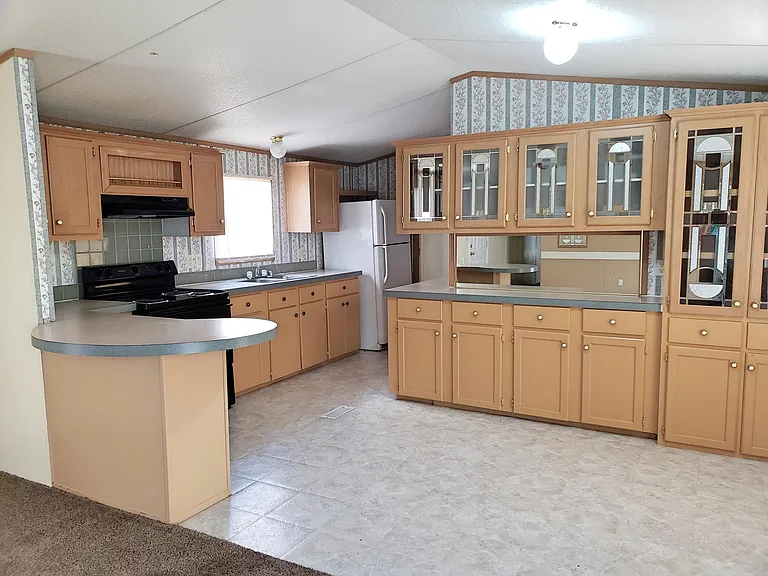 275 Colorado Dr — Photo 1