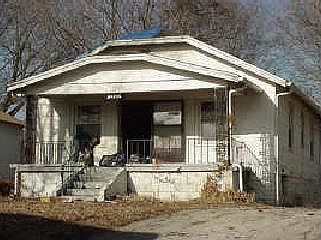1st image of 2422 E 70th Ter