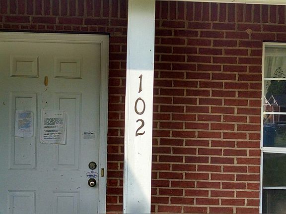 2nd image of 102 Fox Chase Ct