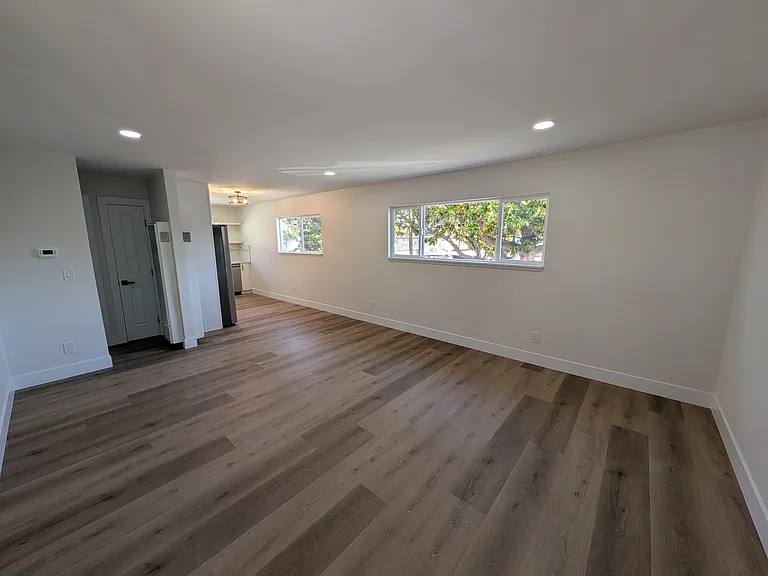 538 Columbia Ave #4 — Photo 4